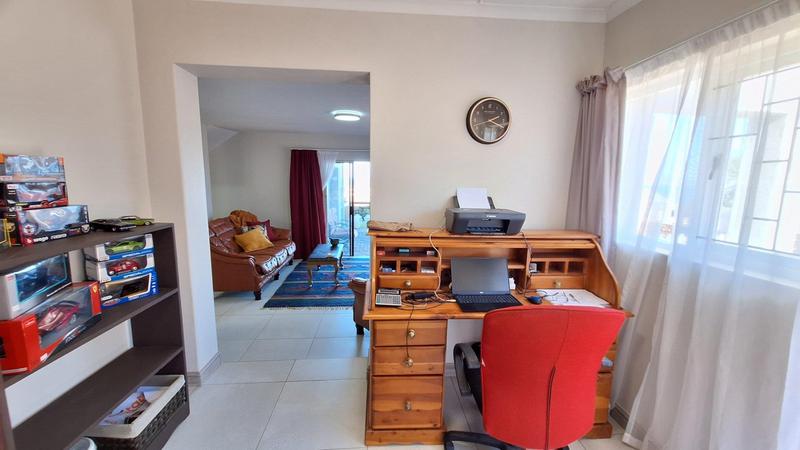 5 Bedroom Property for Sale in Reebok Western Cape
